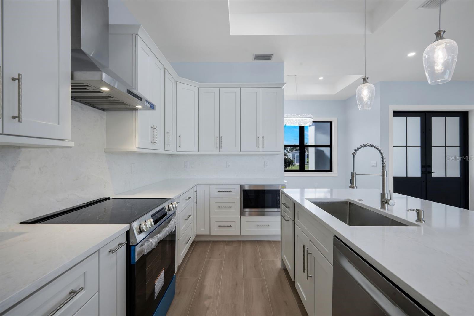 SOUTH GULF COVE - Residential