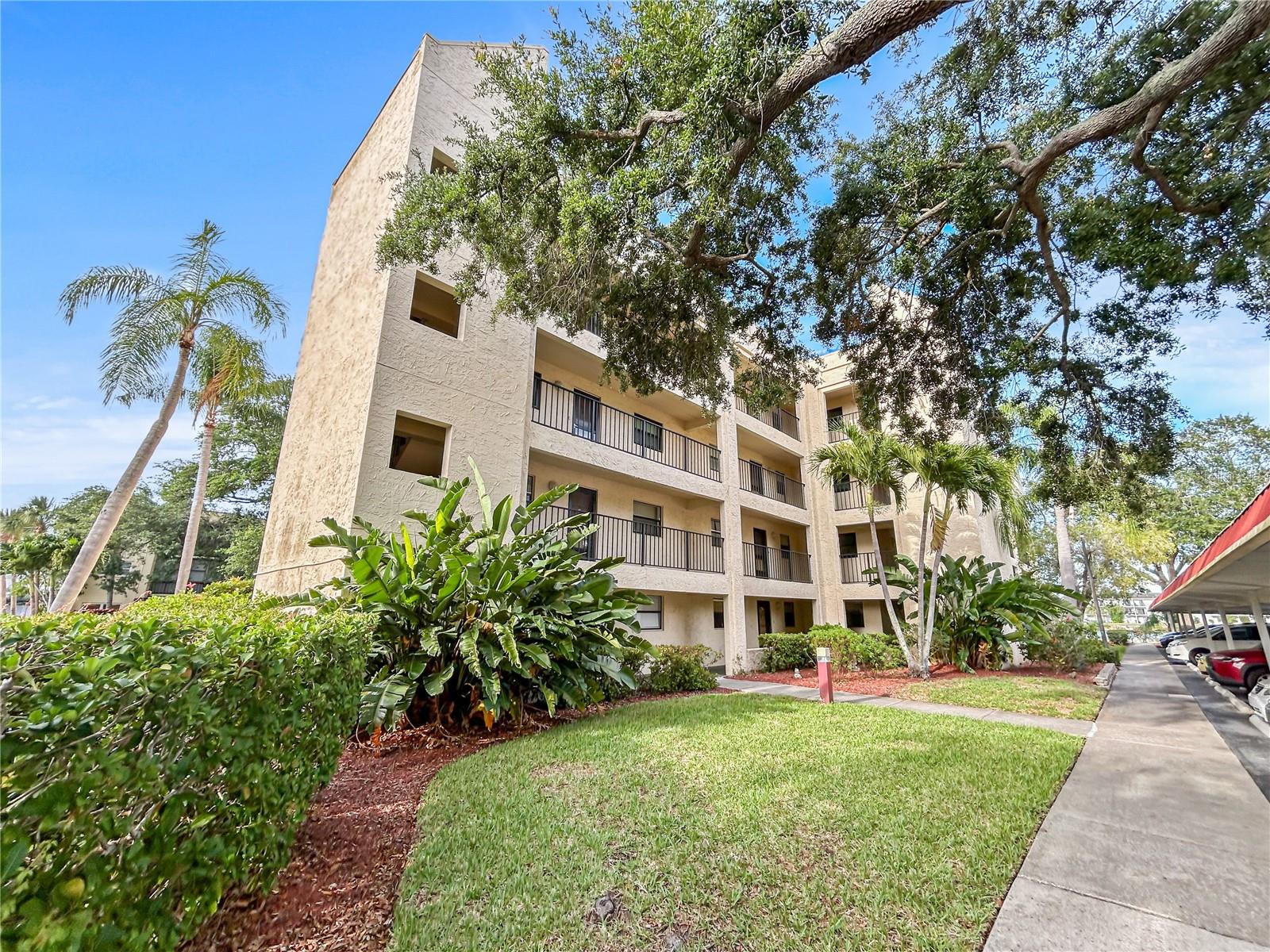 WATERS EDGE 4 CONDO - Residential