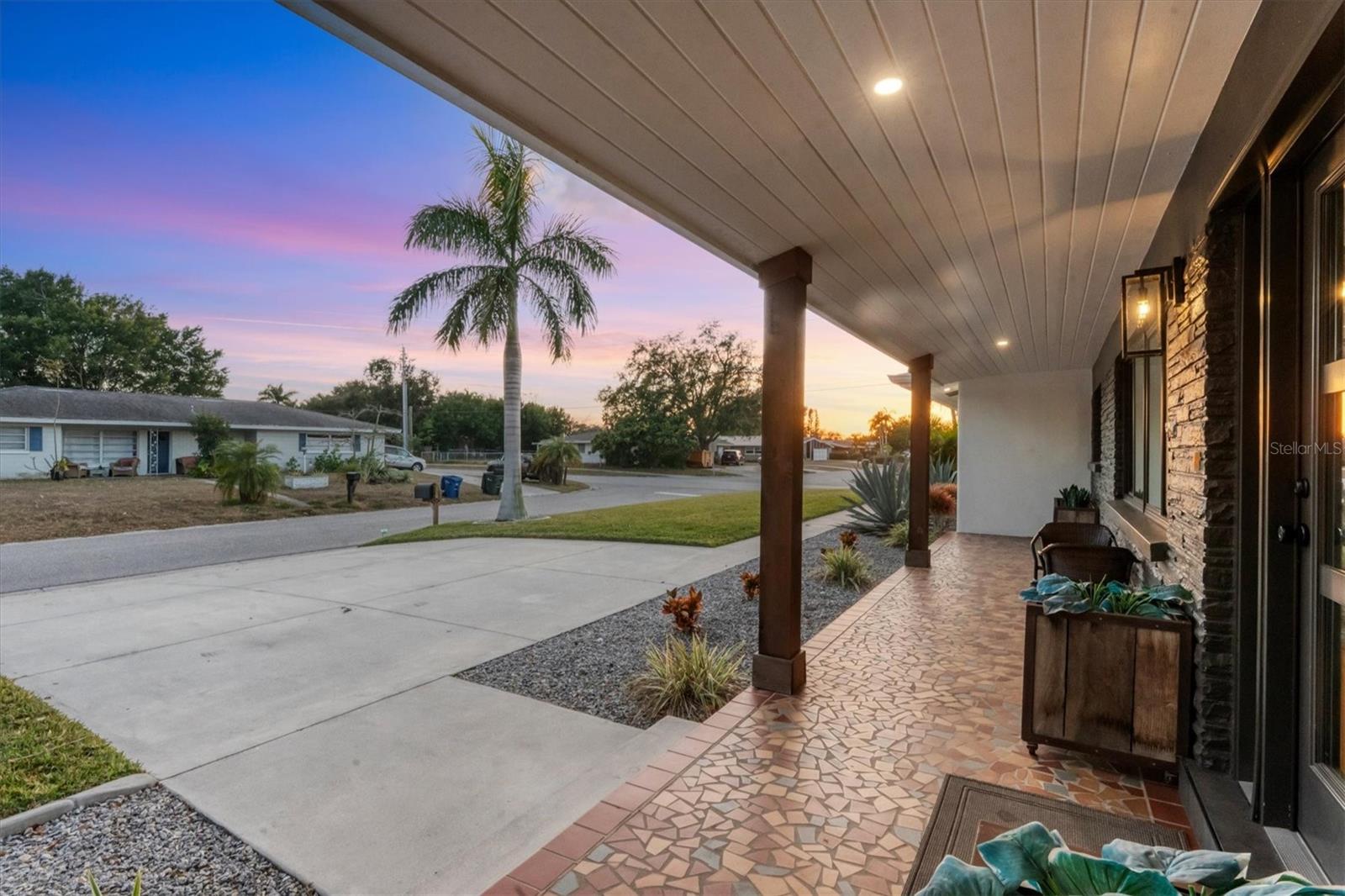 SOUTH GATE - Residential