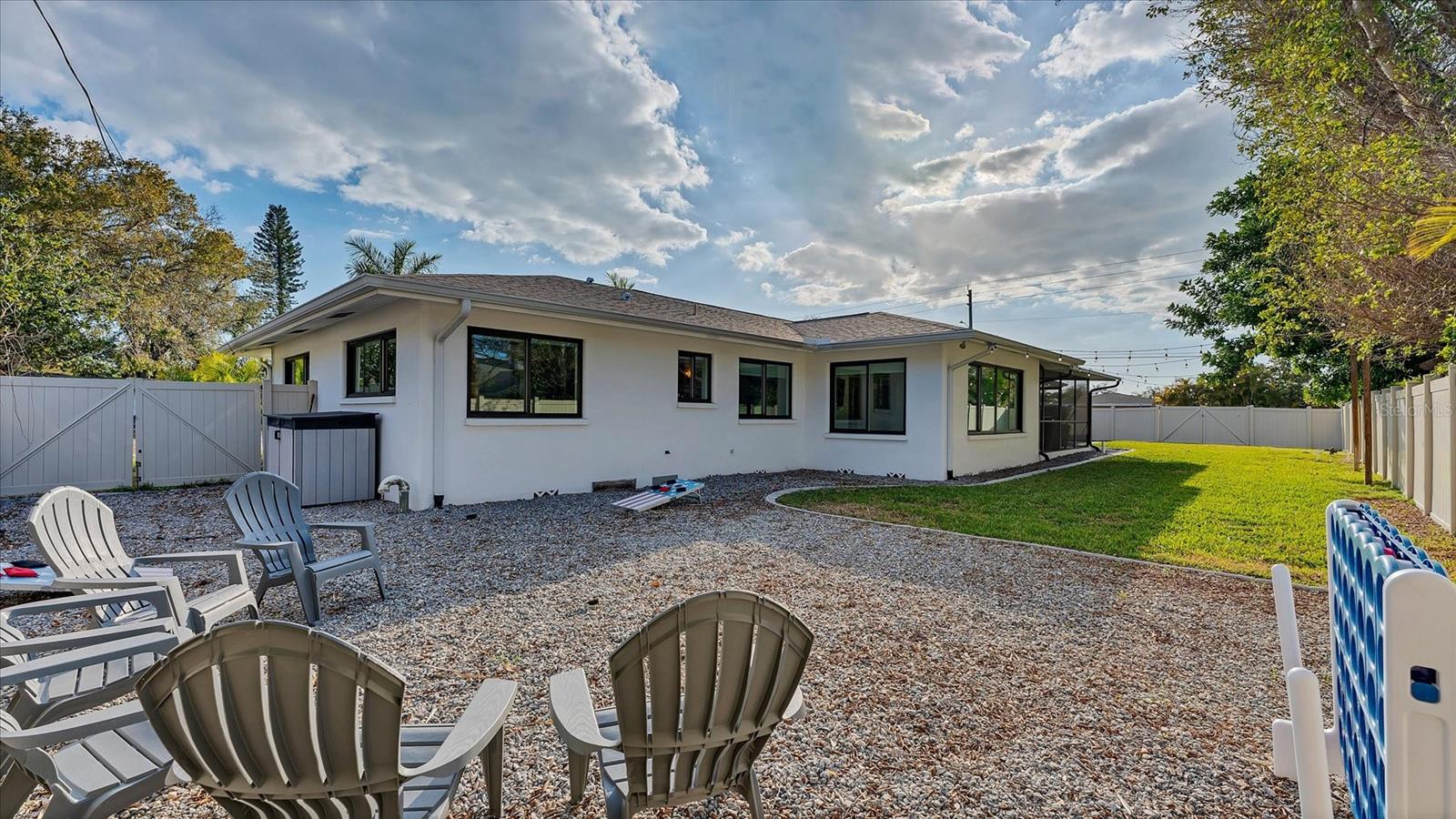 SOUTH GATE - Residential