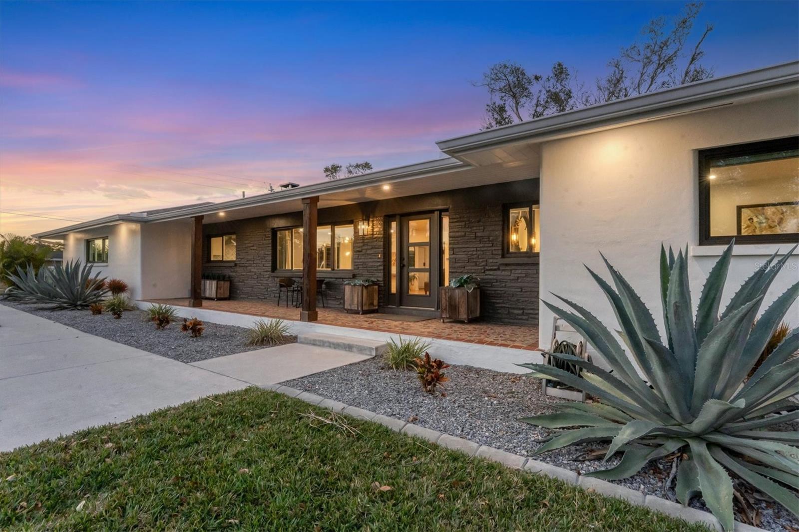 SOUTH GATE - Residential