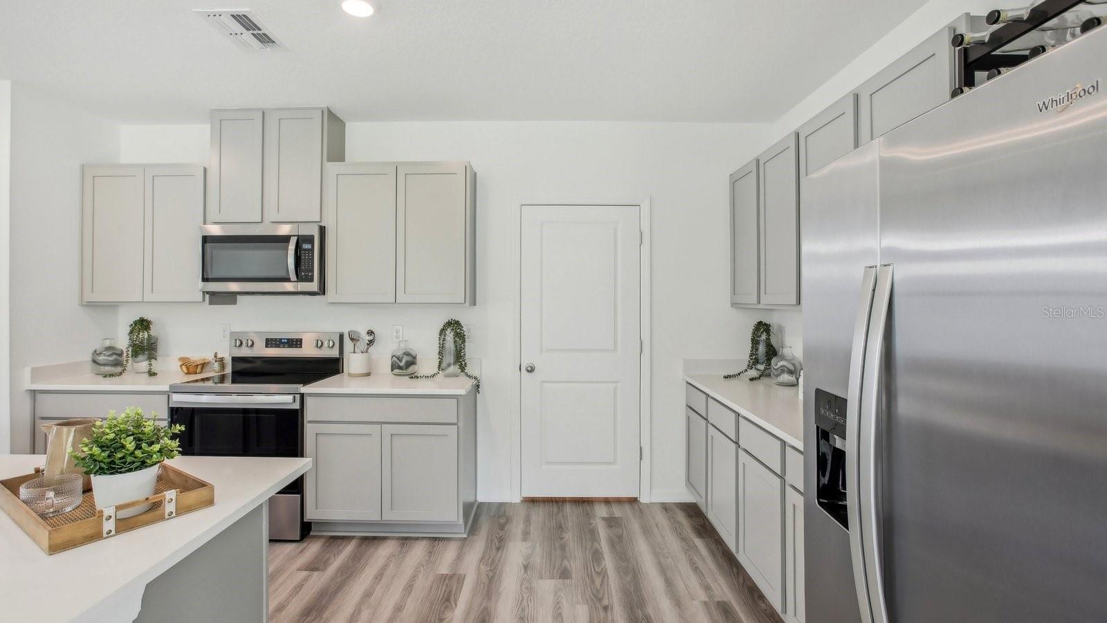 NORTHRIDGE - Residential