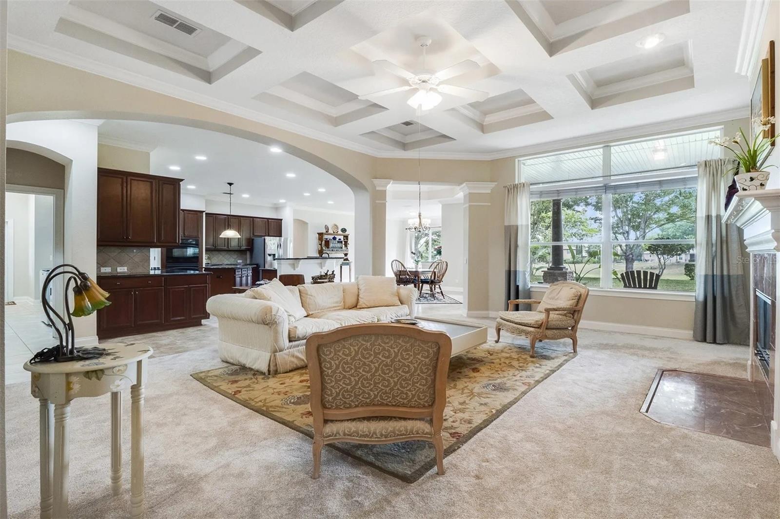 HEATHROW COUNTRY ESTATE - Residential