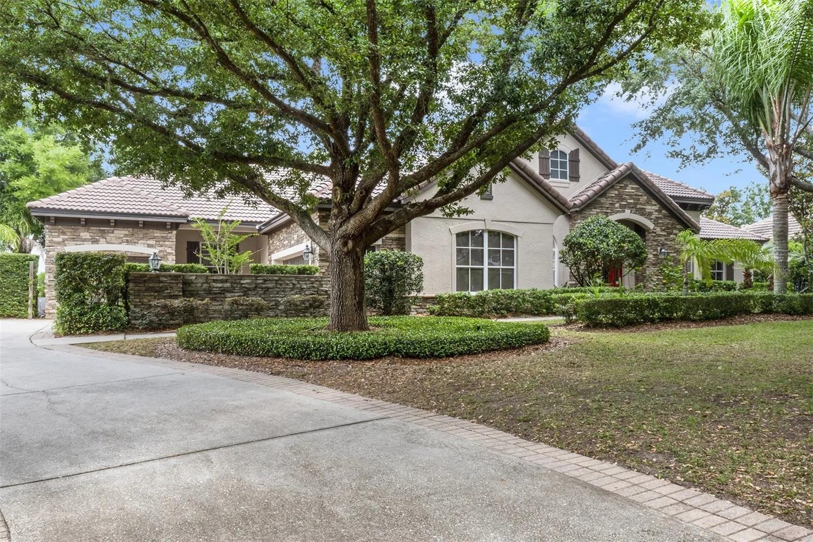 HEATHROW COUNTRY ESTATE - Residential