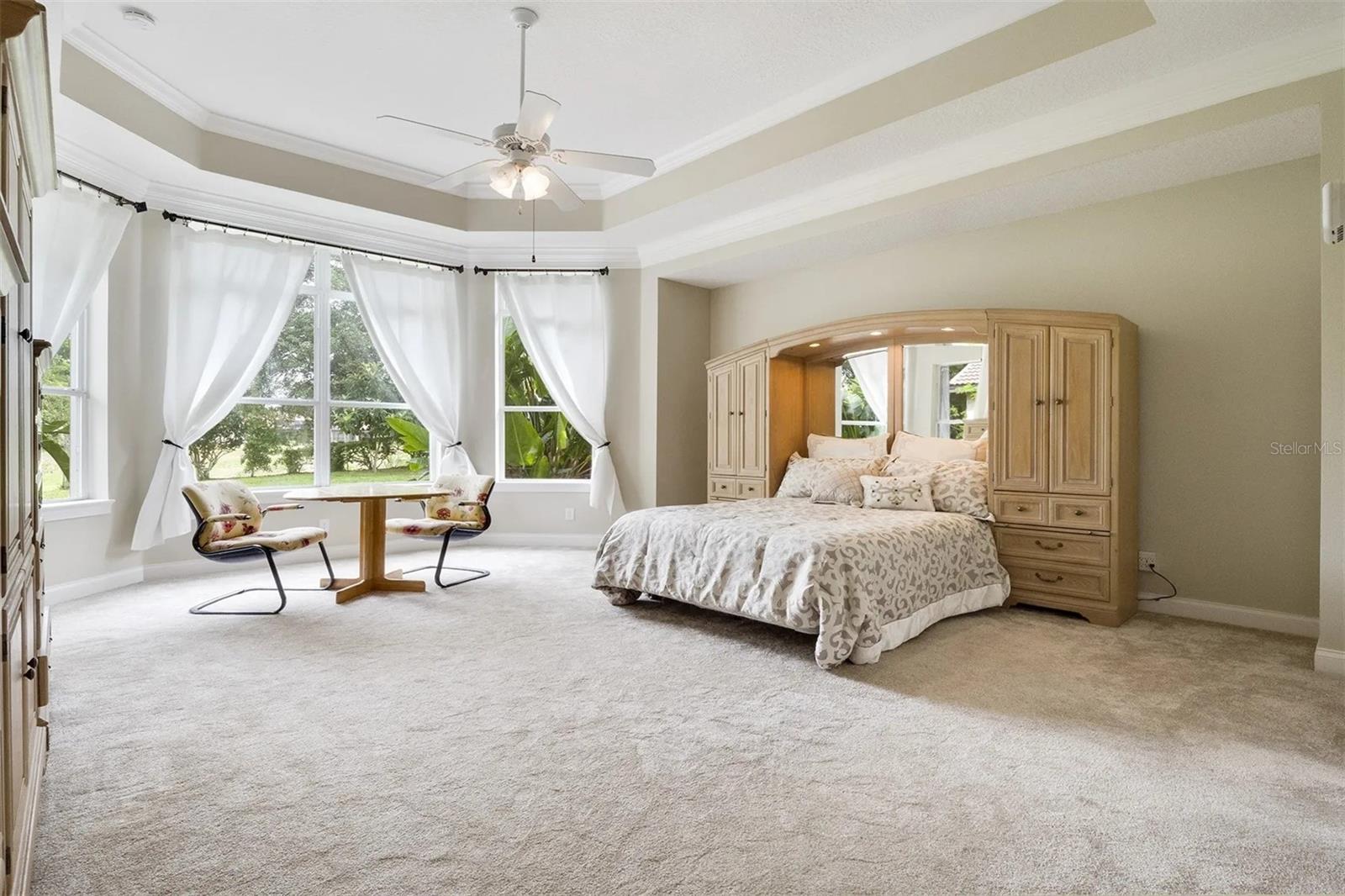 HEATHROW COUNTRY ESTATE - Residential