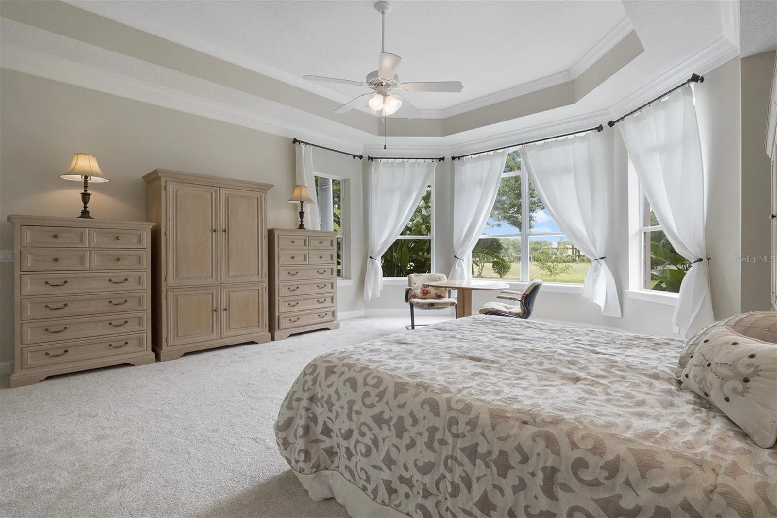 HEATHROW COUNTRY ESTATE - Residential
