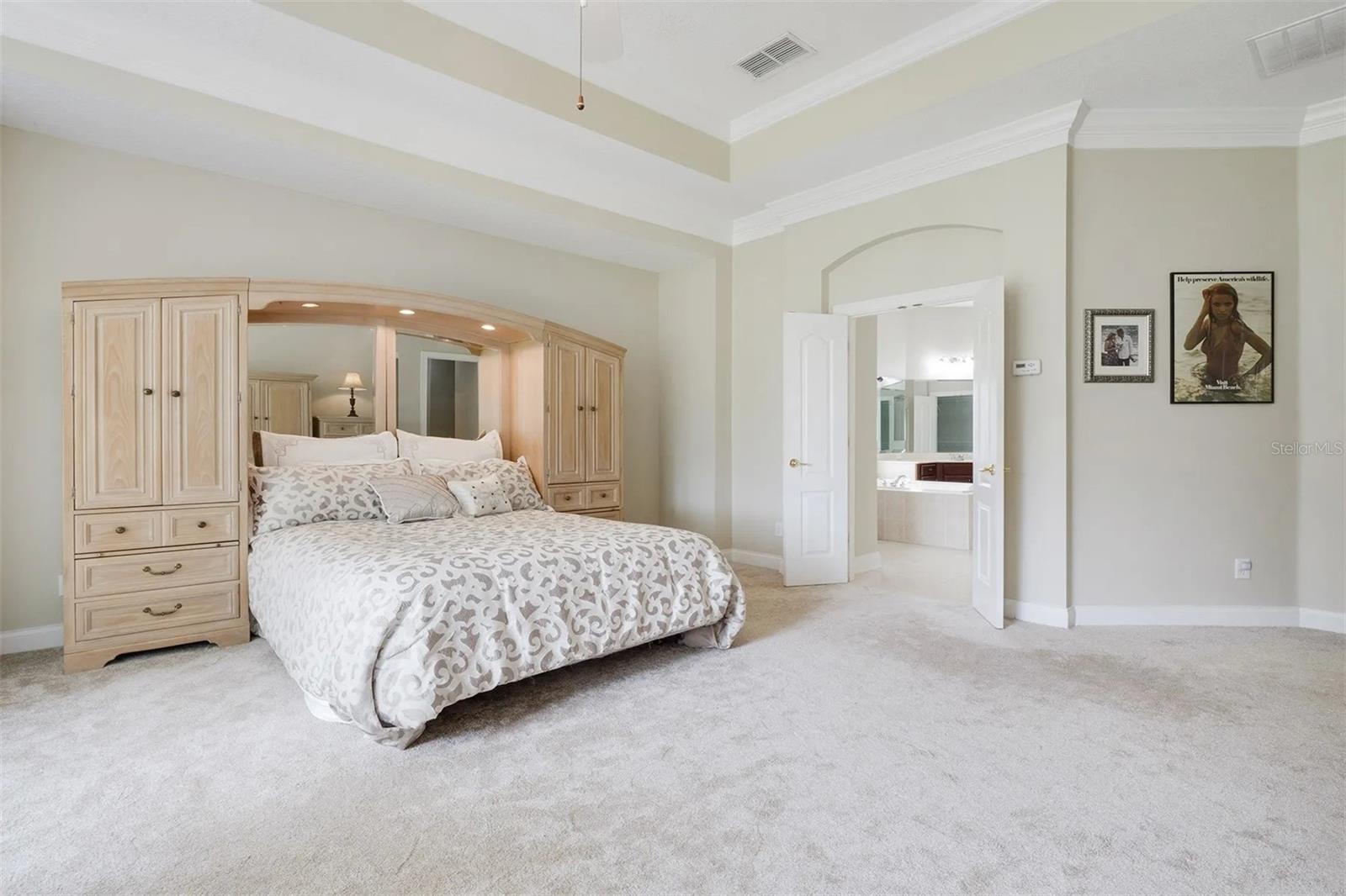 HEATHROW COUNTRY ESTATE - Residential