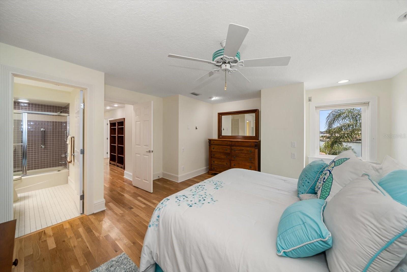 BELLEVUE ESTATES ISLAND 2ND ADD - Residential