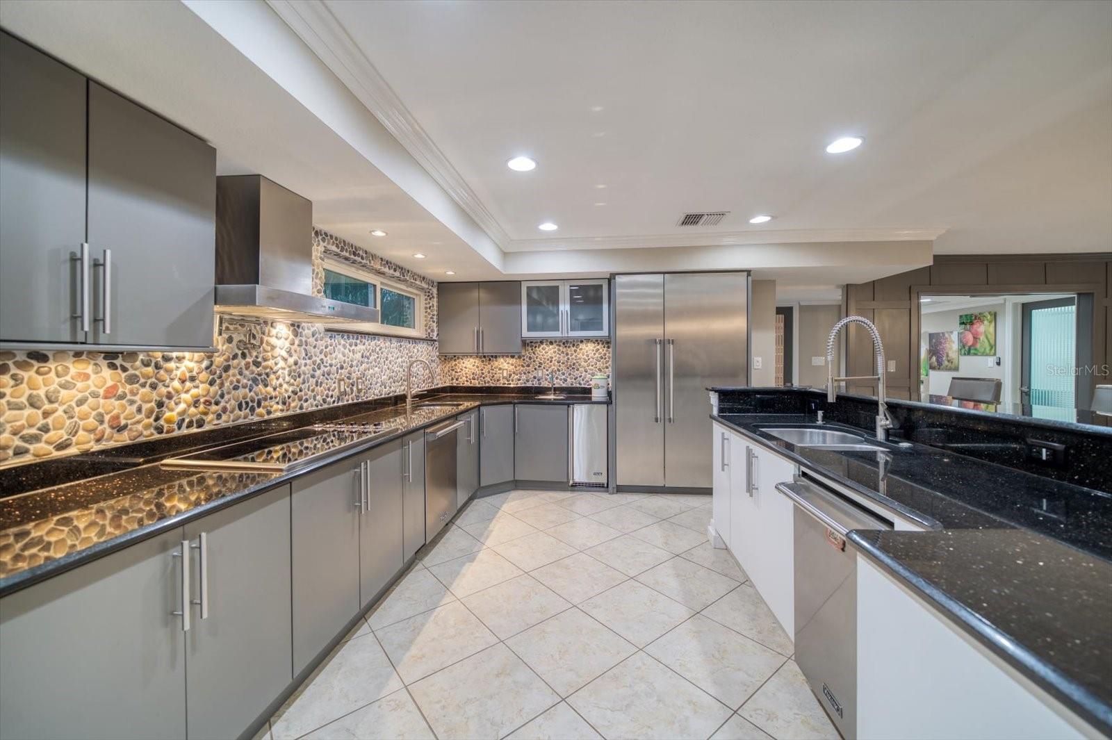 BELLEAIR BEACH YACHT CLUB ESTATES - Residential