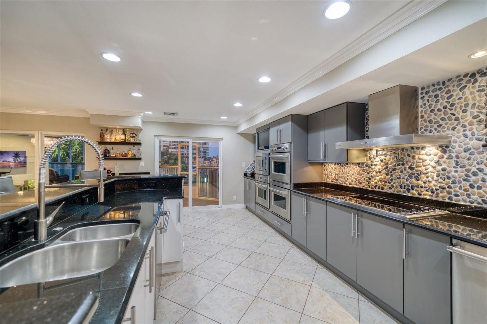 BELLEAIR BEACH YACHT CLUB ESTATES - Residential