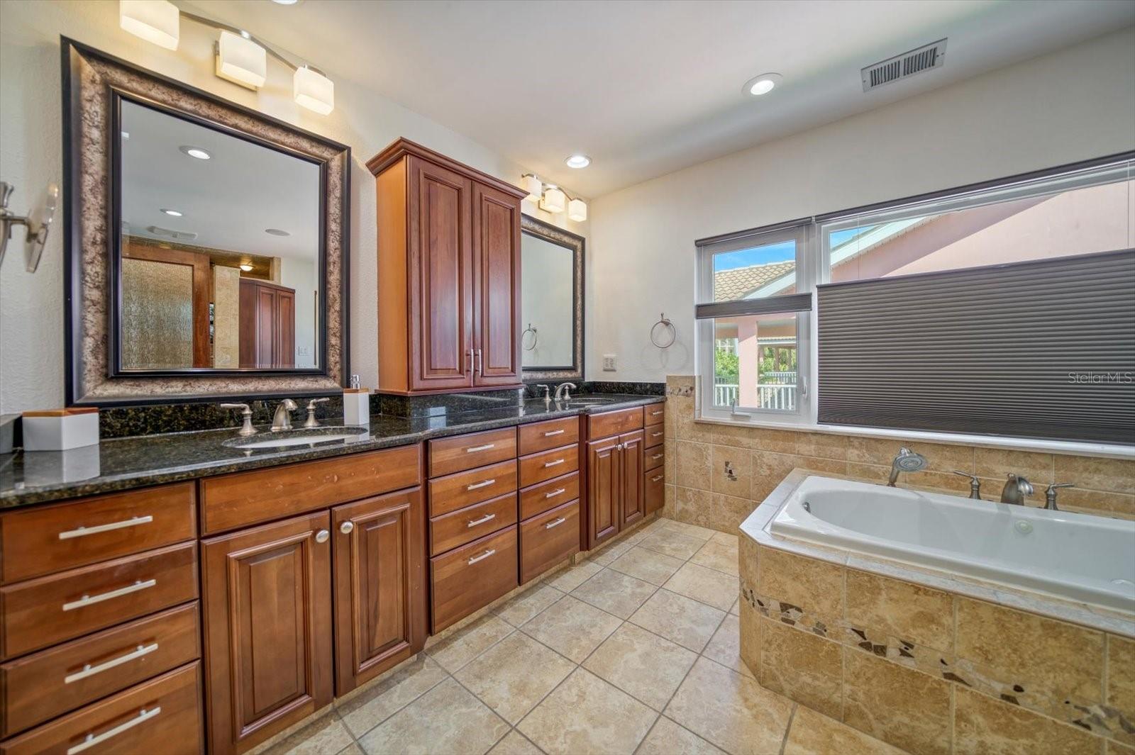 BELLEAIR BEACH YACHT CLUB ESTATES - Residential