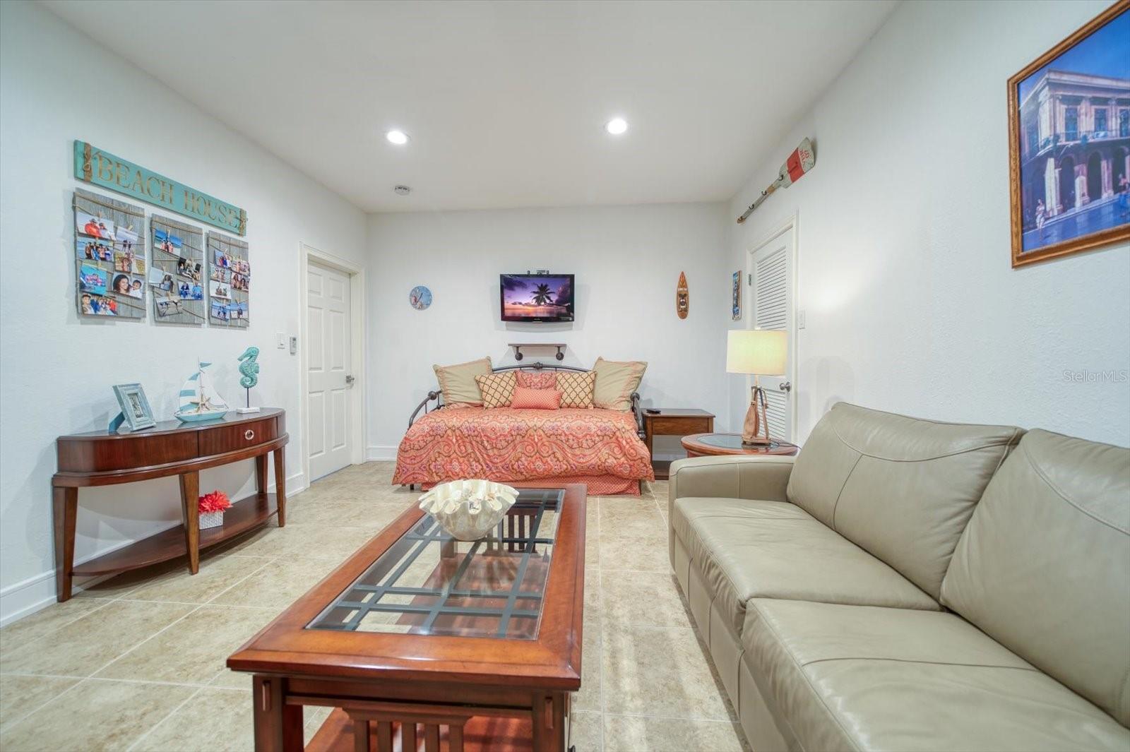 BELLEAIR BEACH YACHT CLUB ESTATES - Residential