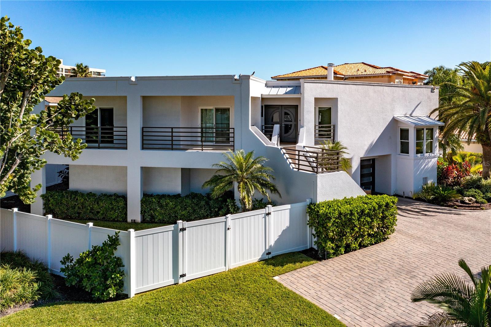 BELLEAIR BEACH YACHT CLUB ESTATES - Residential