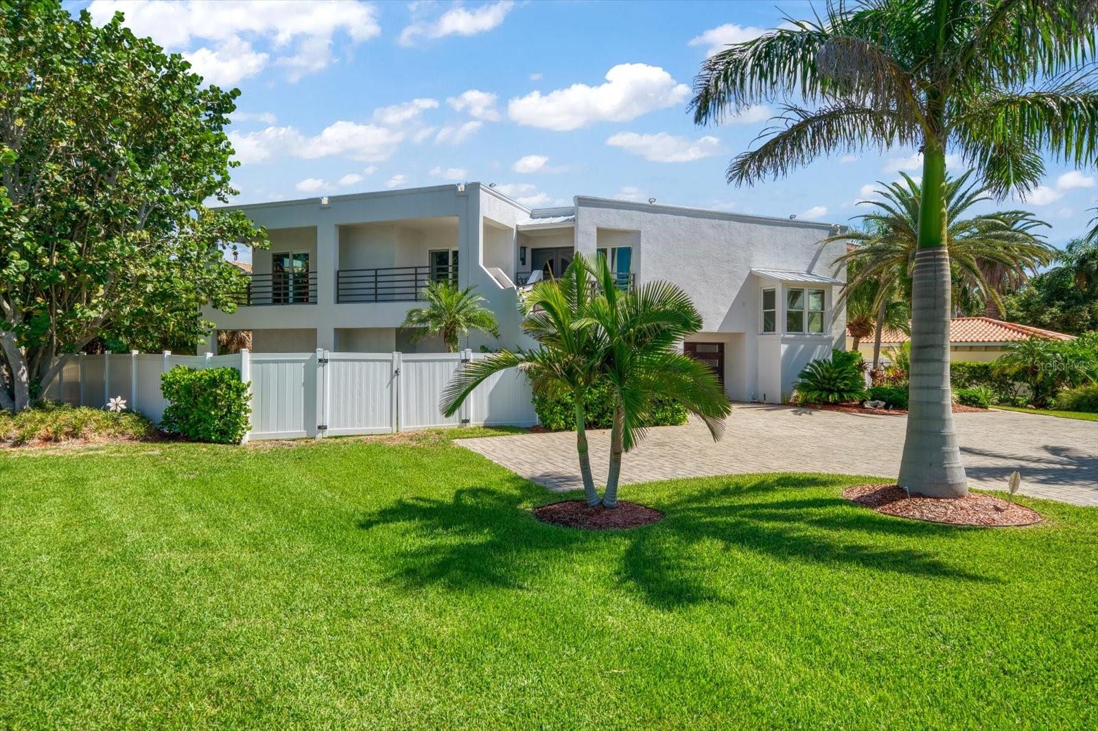BELLEAIR BEACH YACHT CLUB ESTATES - Residential