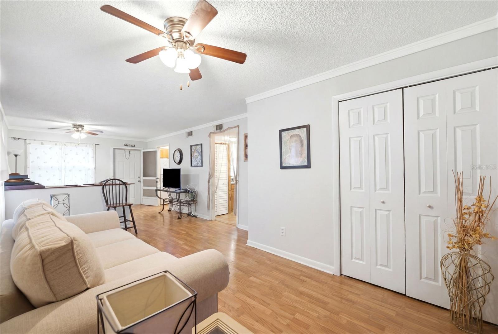 HILL CREST VILLAS - Residential