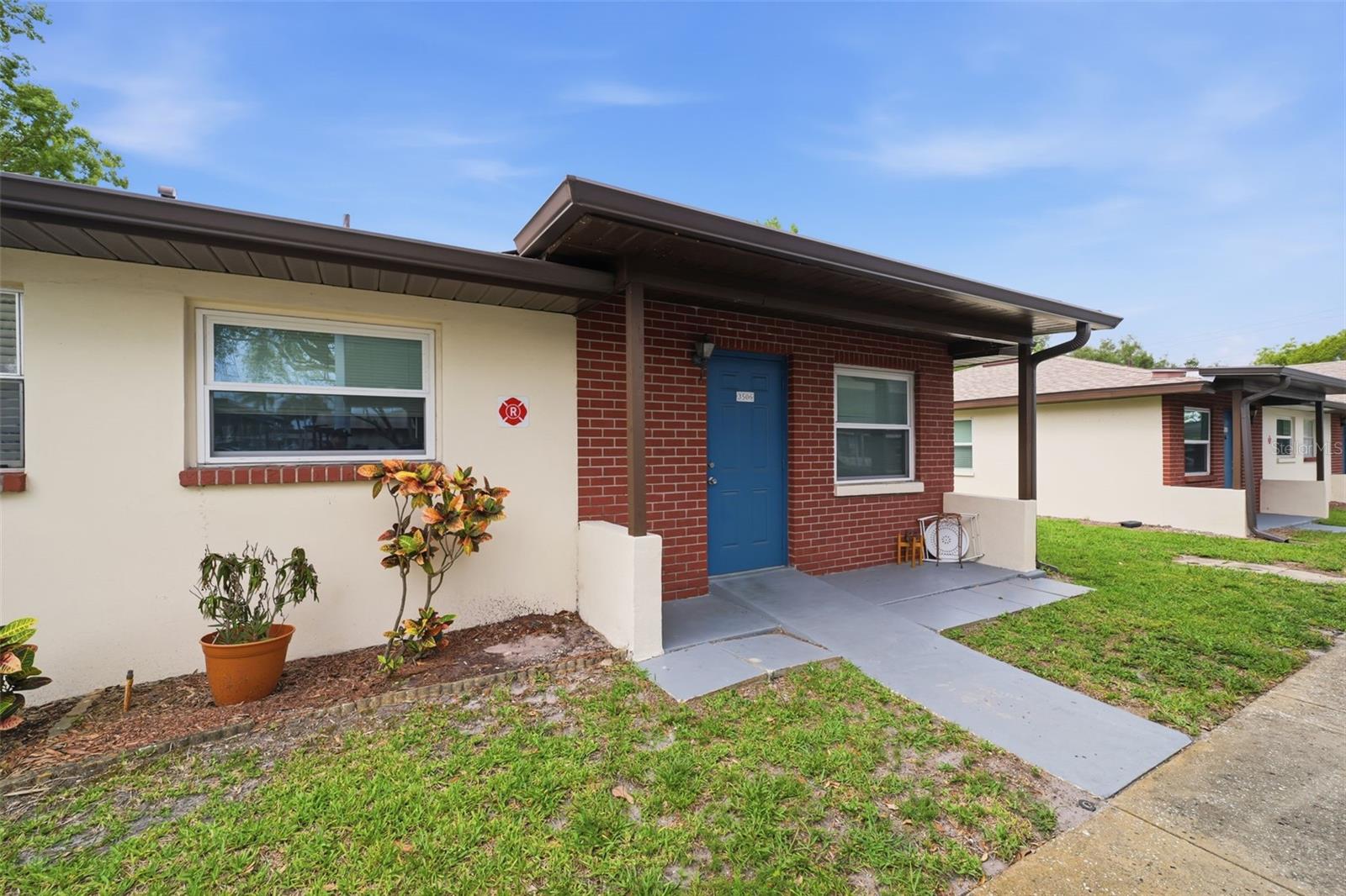 HILL CREST VILLAS - Residential