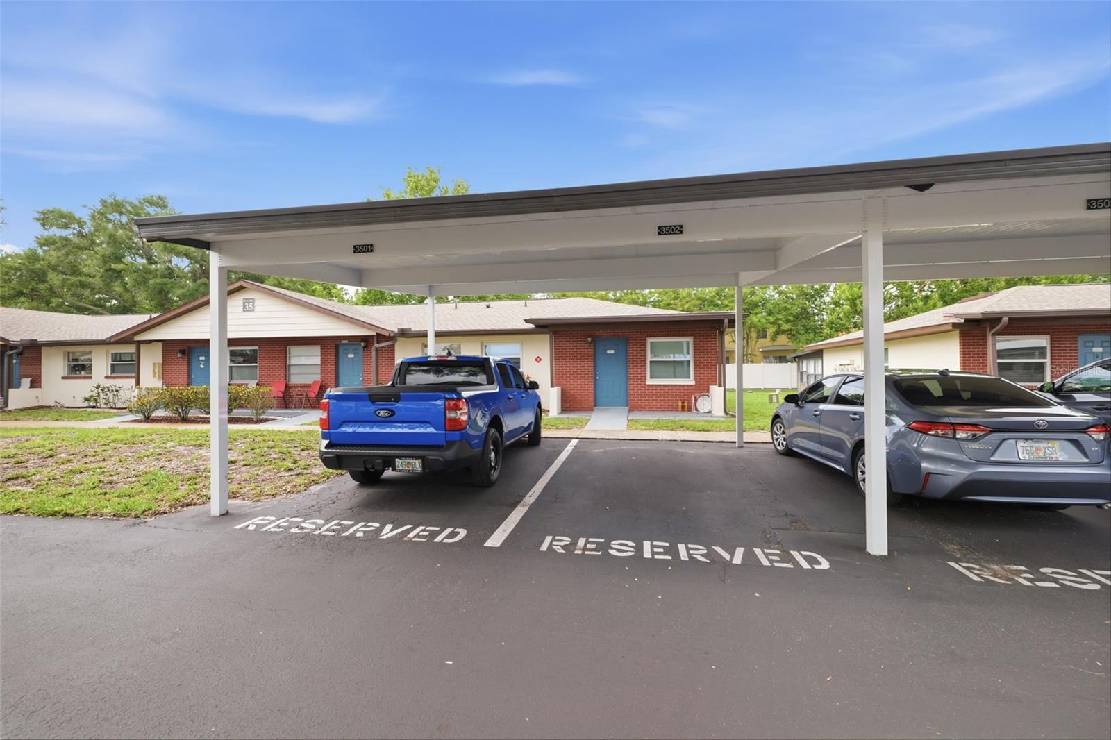 HILL CREST VILLAS - Residential