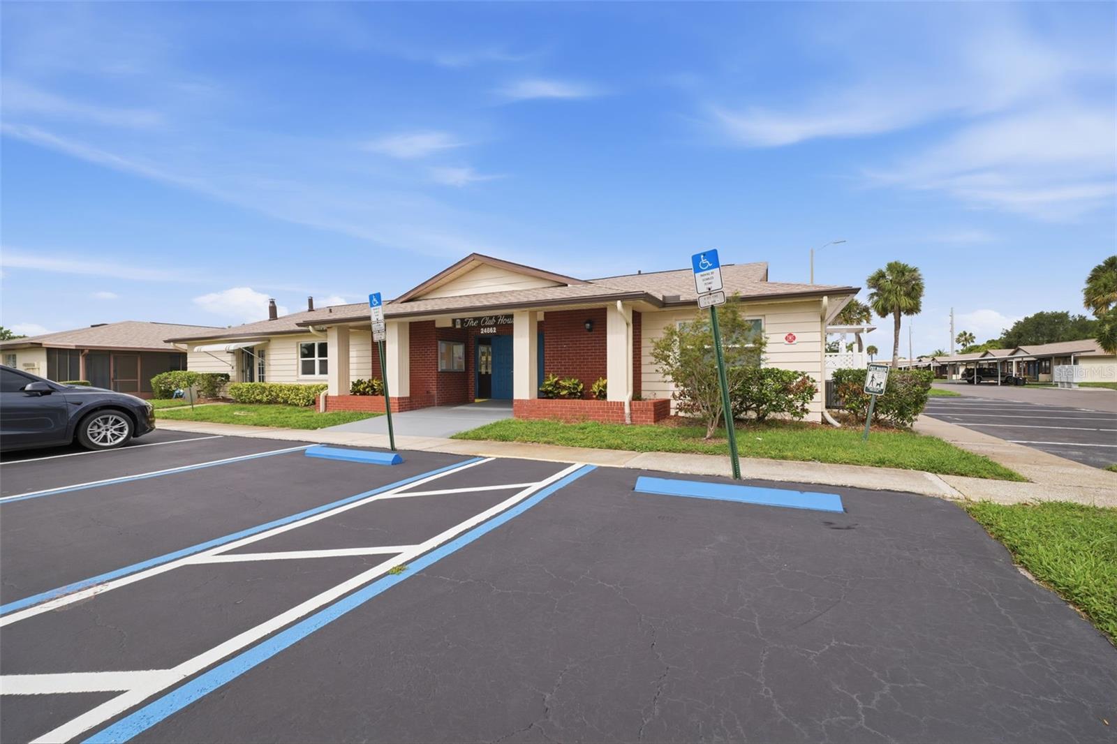 HILL CREST VILLAS - Residential