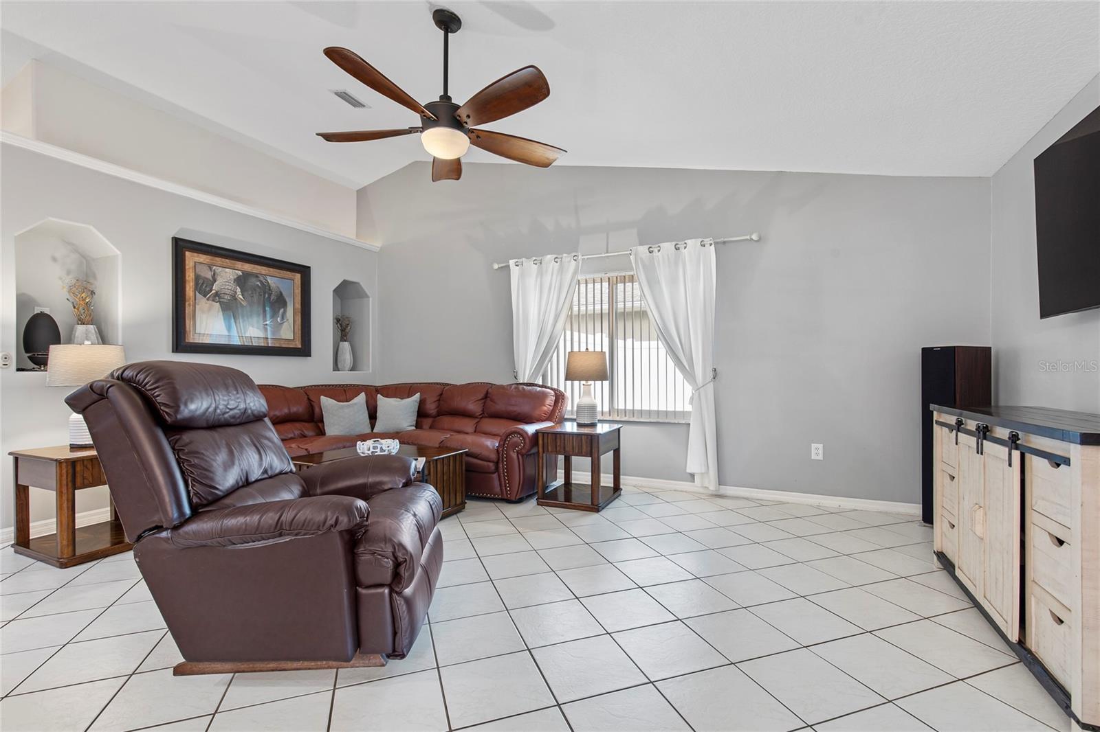 CYPRESS KNOLL - Residential