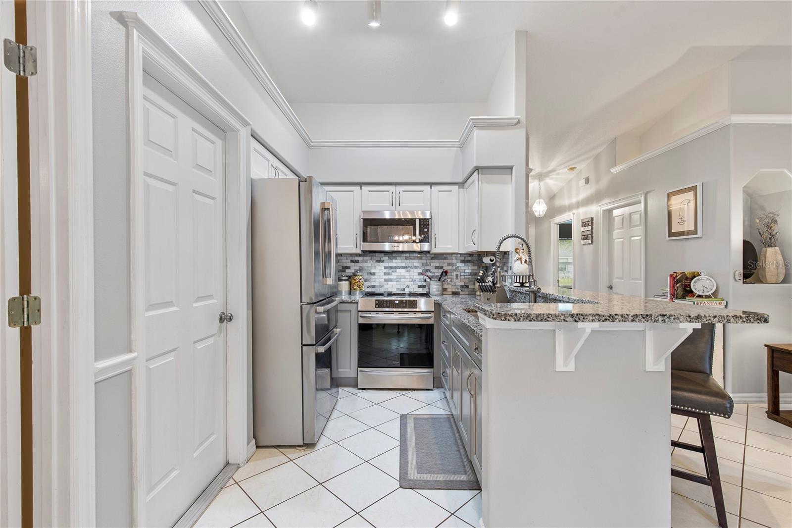 CYPRESS KNOLL - Residential