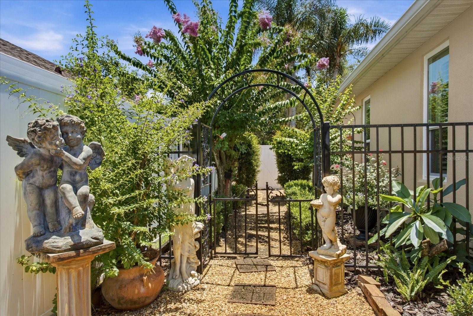 ALEXANDRIA PLACE - Residential