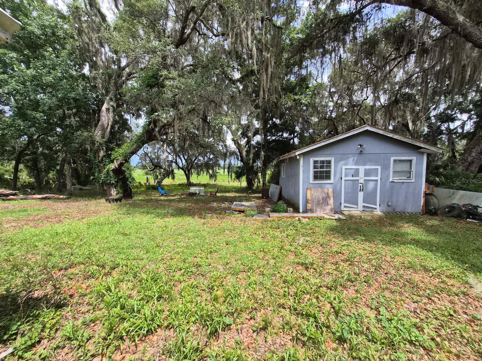 TOWERING OAKS - Residential