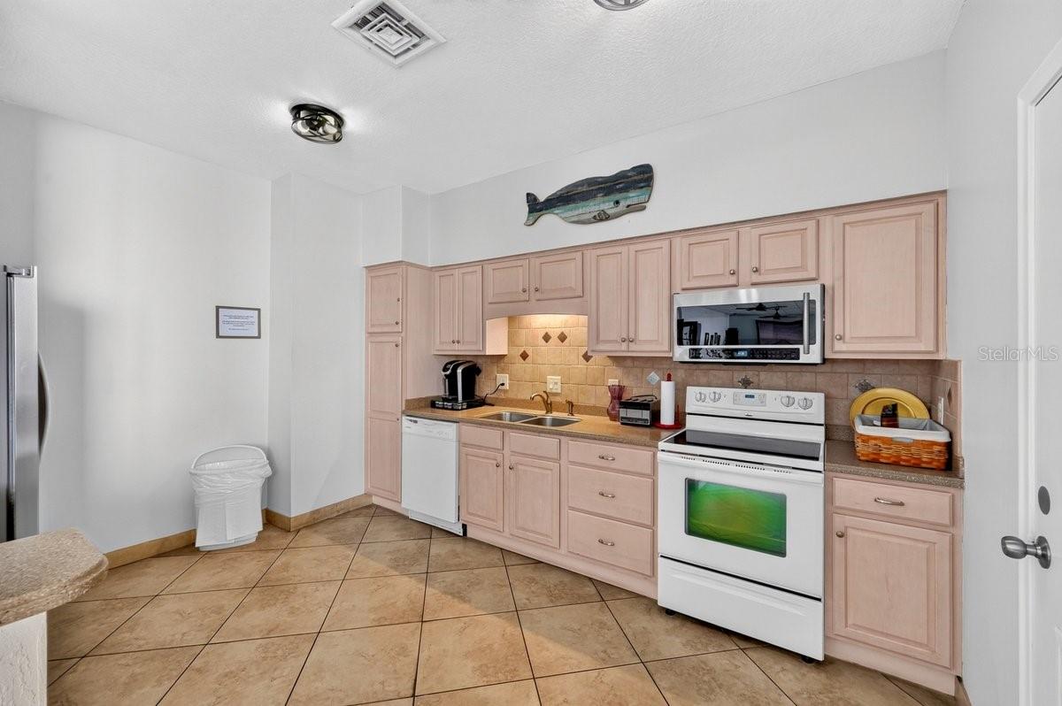 OCEAN RITZ CONDO UNIT 01 - Residential