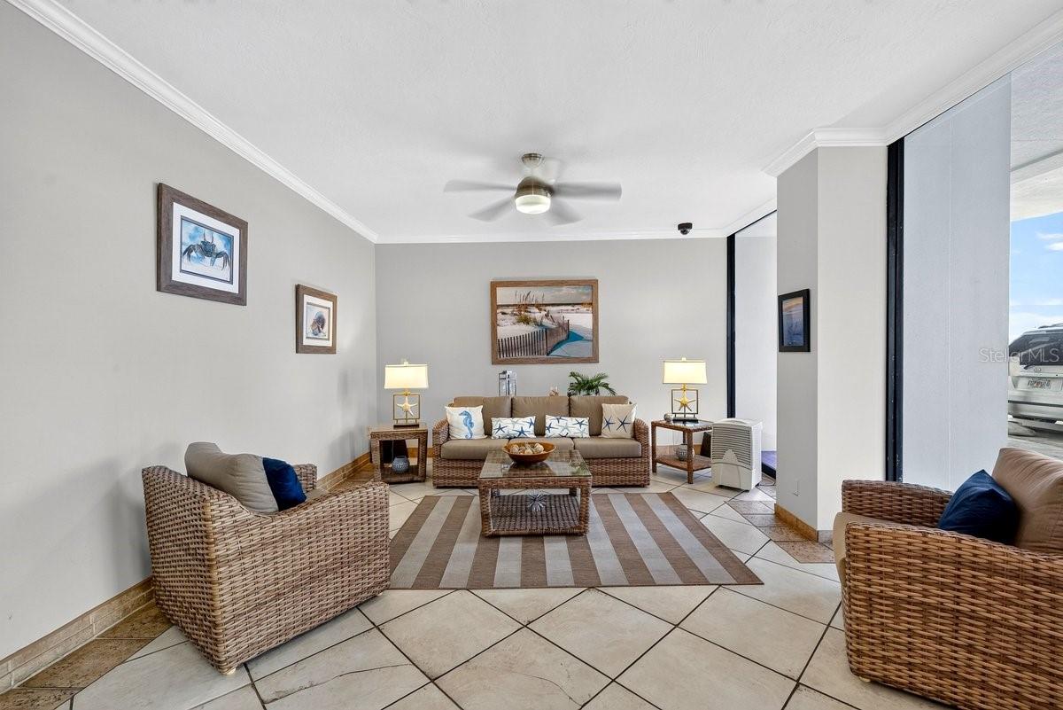 OCEAN RITZ CONDO UNIT 01 - Residential