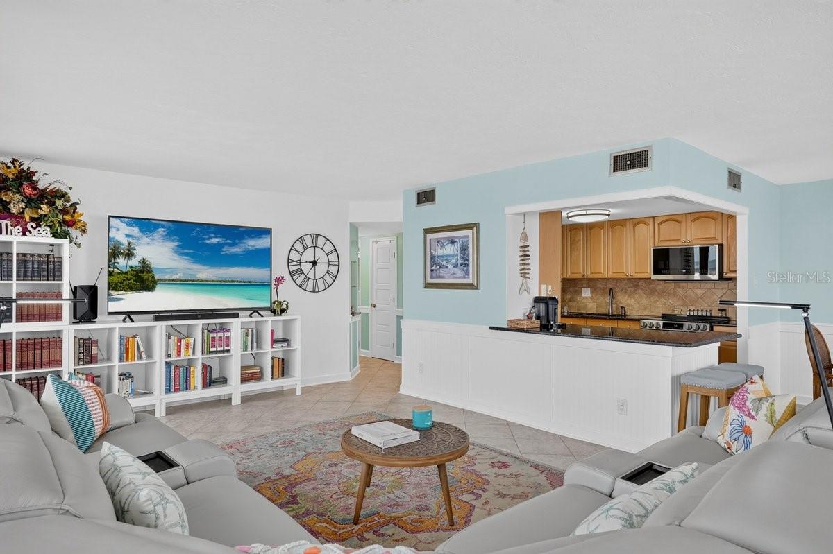 OCEAN RITZ CONDO UNIT 01 - Residential