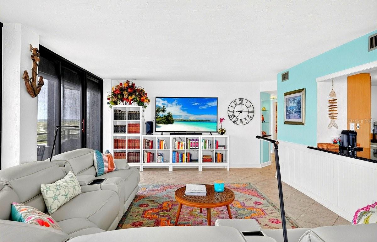 OCEAN RITZ CONDO UNIT 01 - Residential