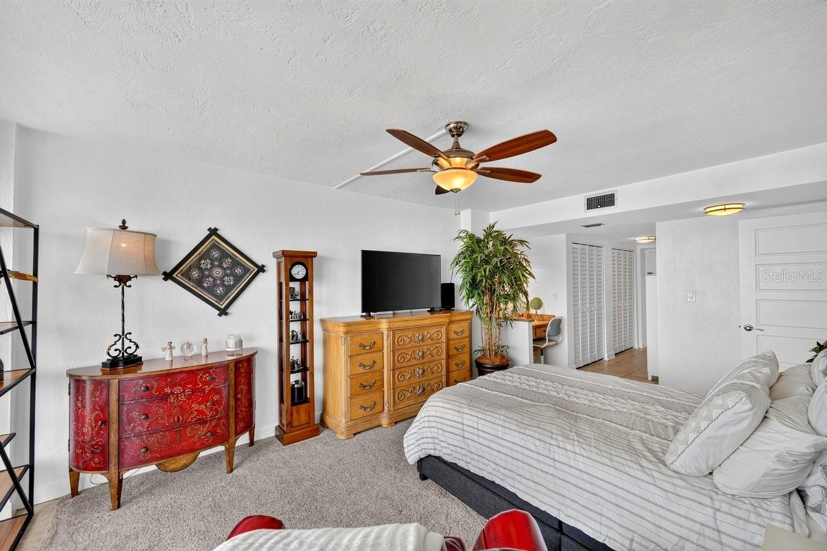 OCEAN RITZ CONDO UNIT 01 - Residential