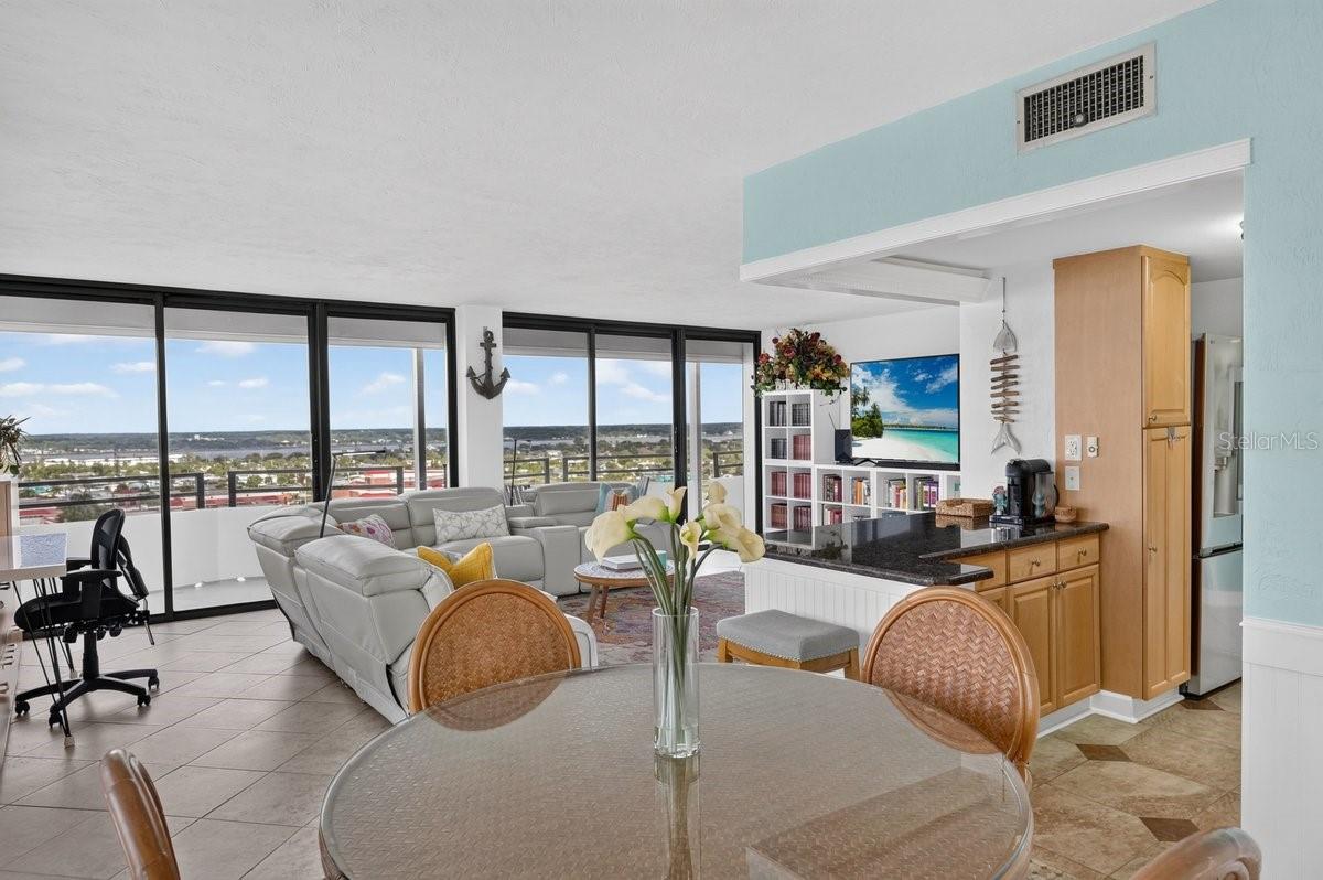 OCEAN RITZ CONDO UNIT 01 - Residential