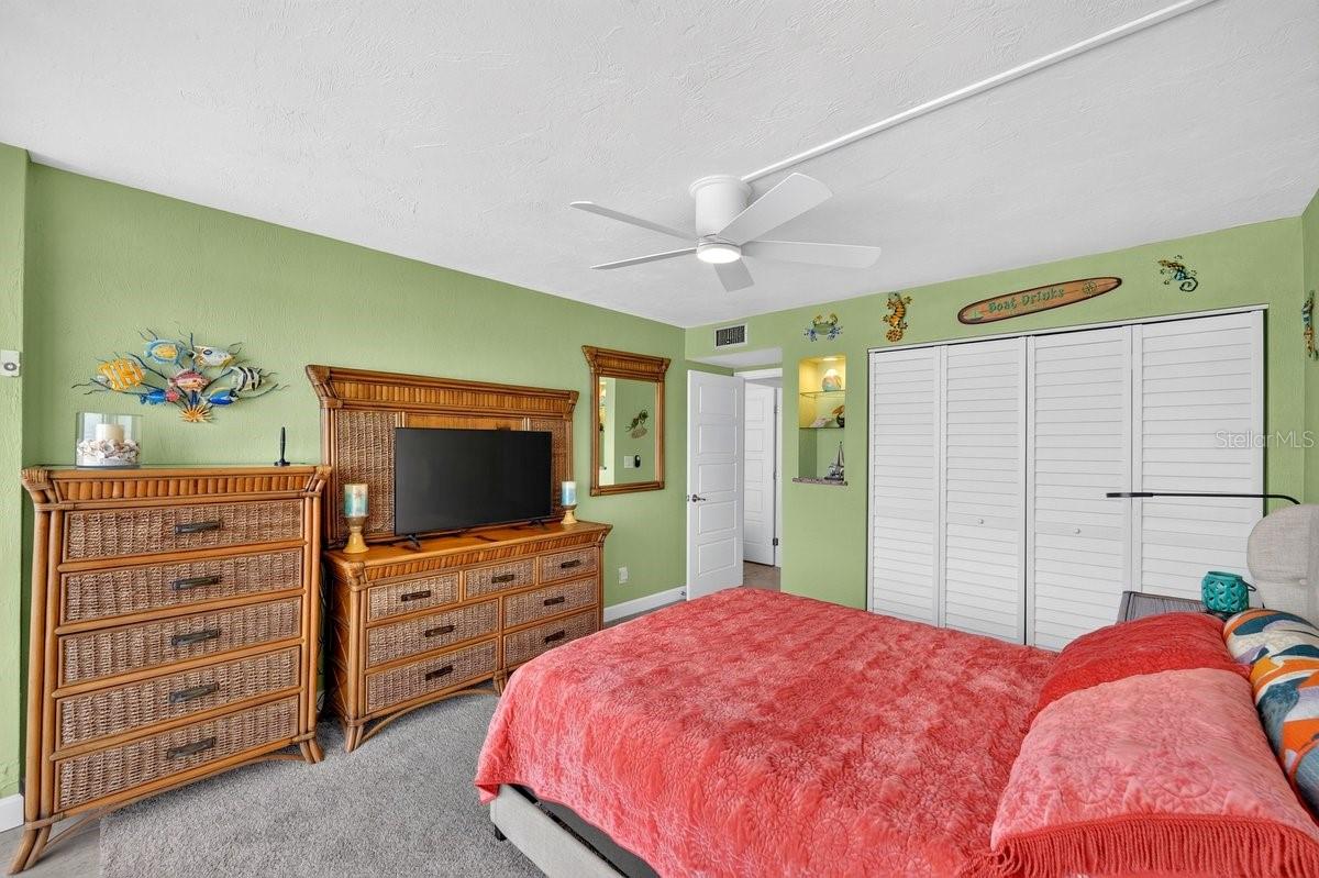 OCEAN RITZ CONDO UNIT 01 - Residential