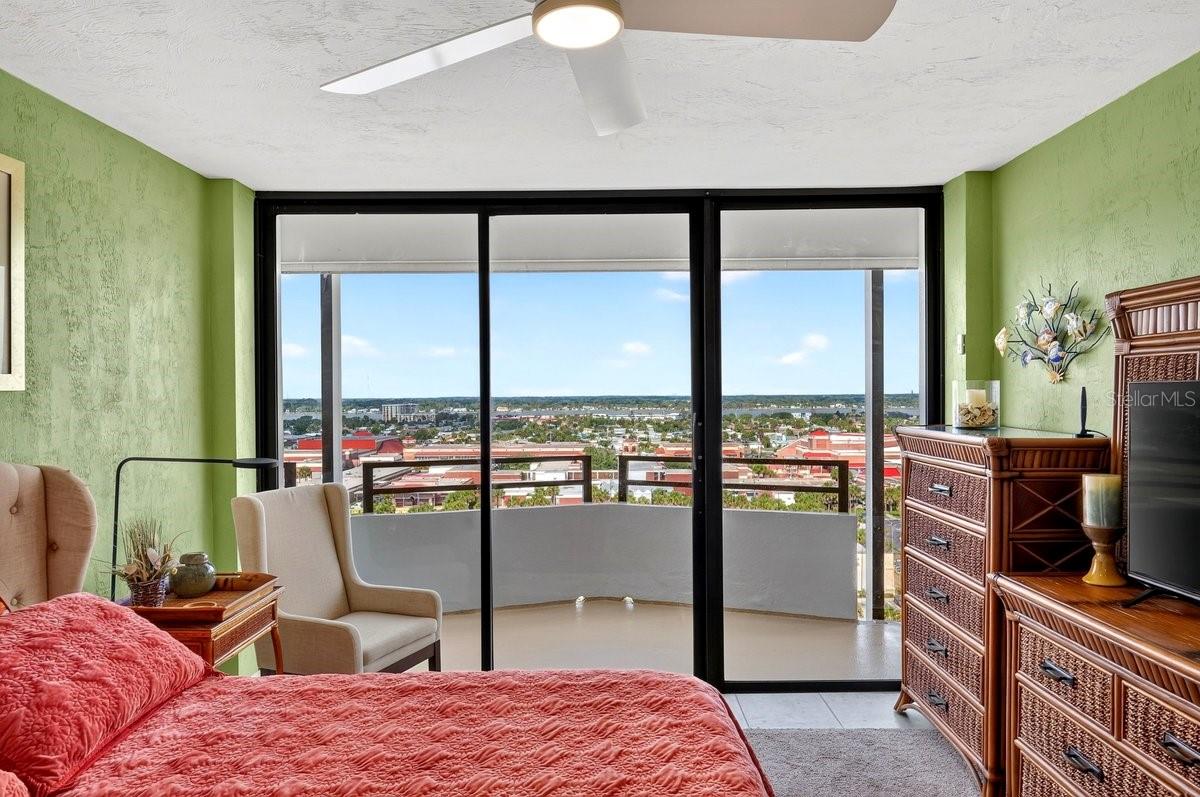 OCEAN RITZ CONDO UNIT 01 - Residential