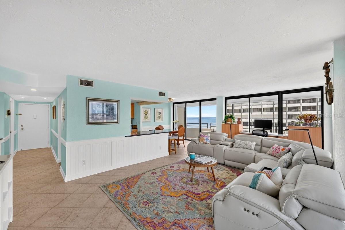 OCEAN RITZ CONDO UNIT 01 - Residential