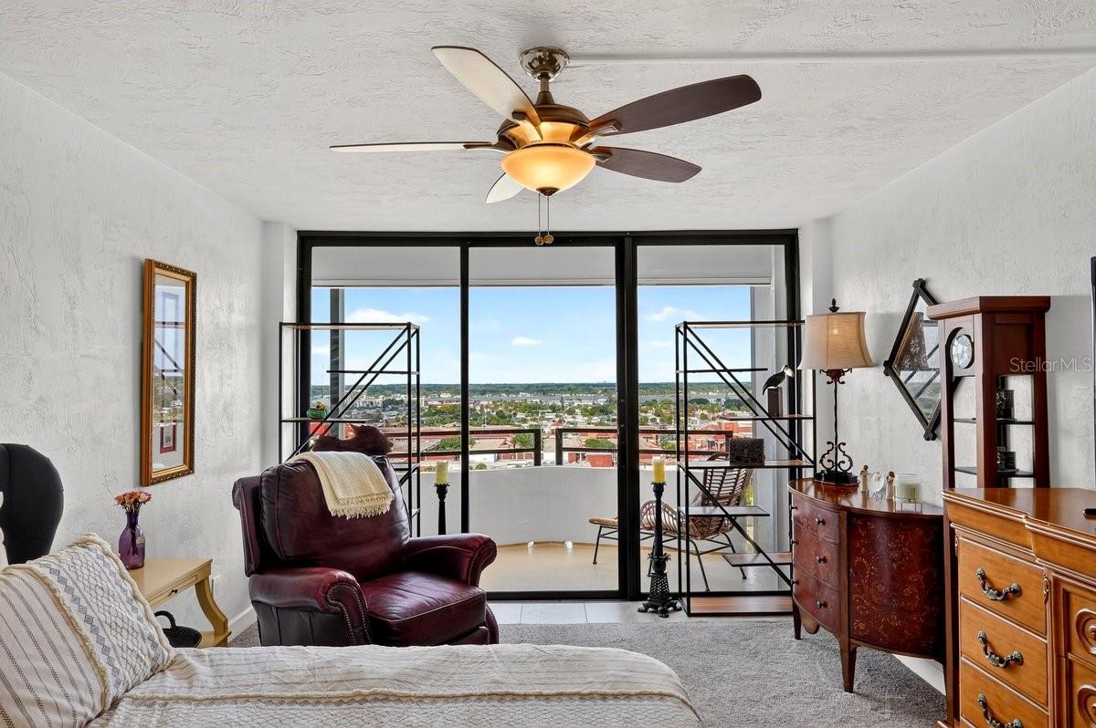 OCEAN RITZ CONDO UNIT 01 - Residential