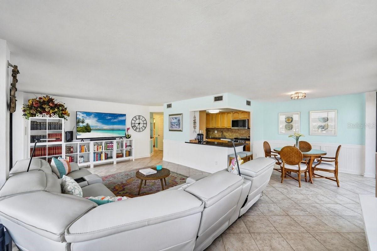 OCEAN RITZ CONDO UNIT 01 - Residential