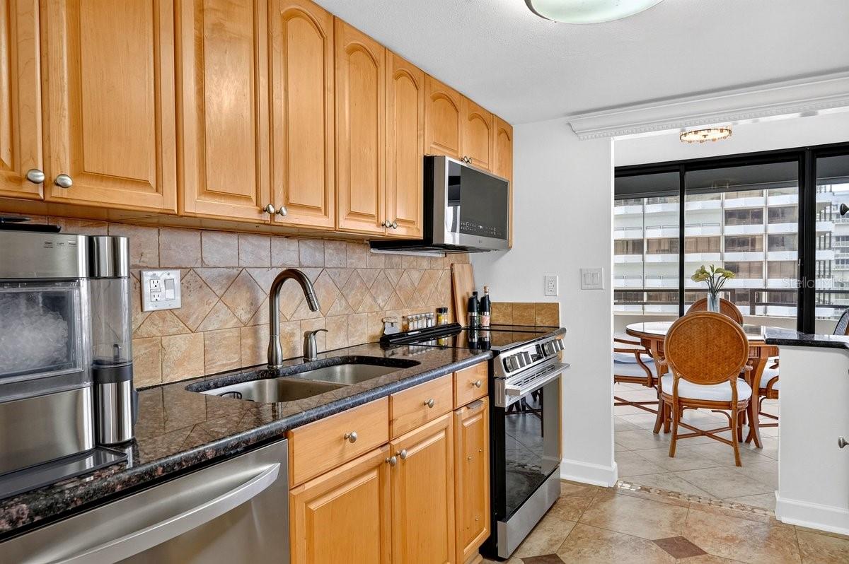 OCEAN RITZ CONDO UNIT 01 - Residential