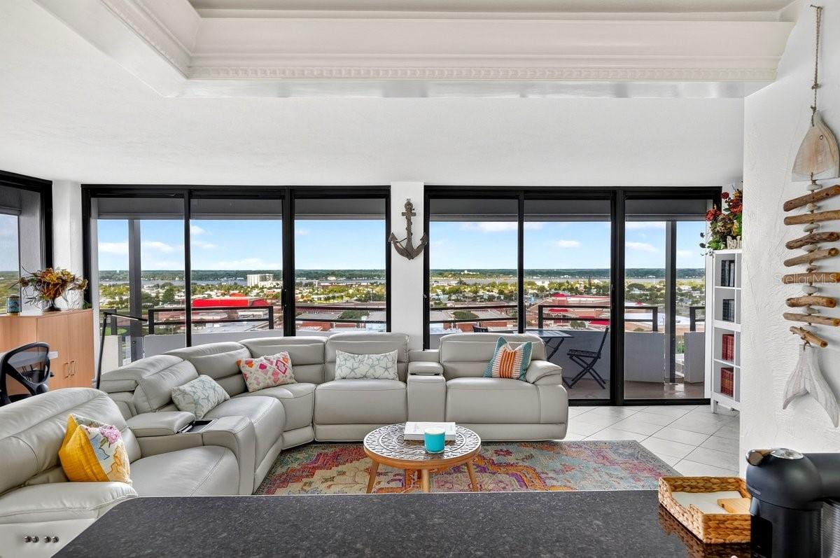 OCEAN RITZ CONDO UNIT 01 - Residential
