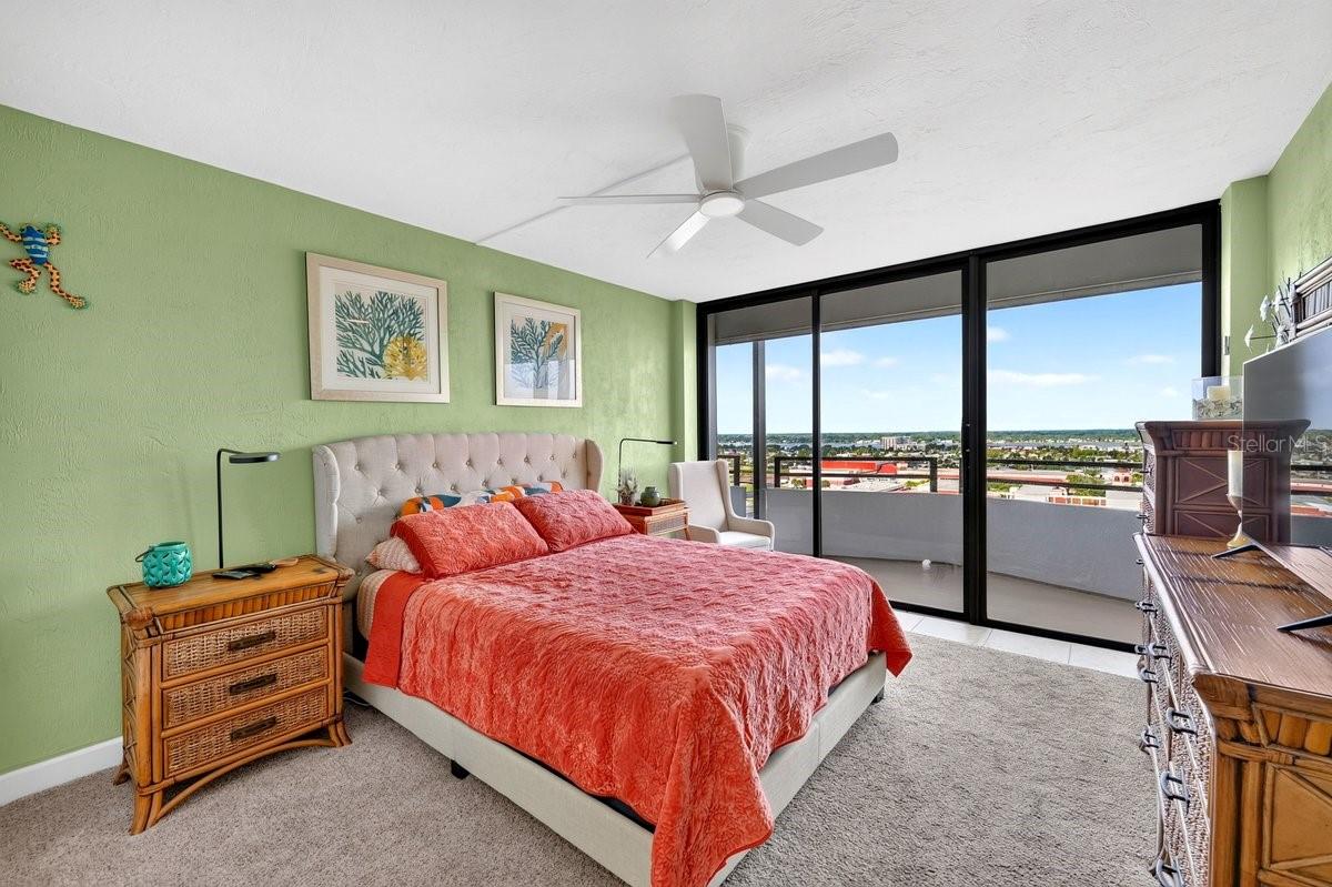 OCEAN RITZ CONDO UNIT 01 - Residential