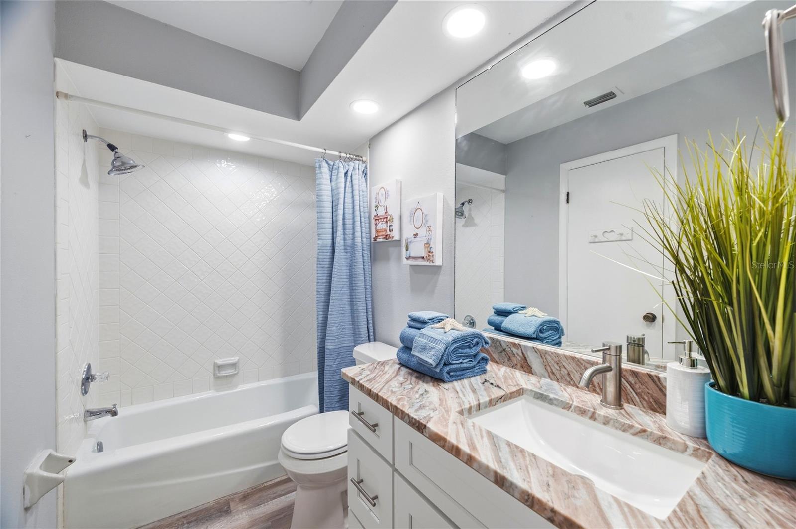 CARROLLWOOD VILLAGE - Residential
