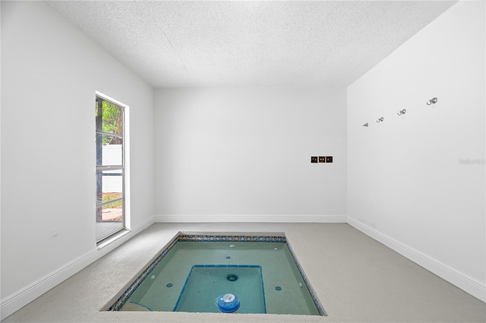 CARROLLWOOD VILLAGE - Residential