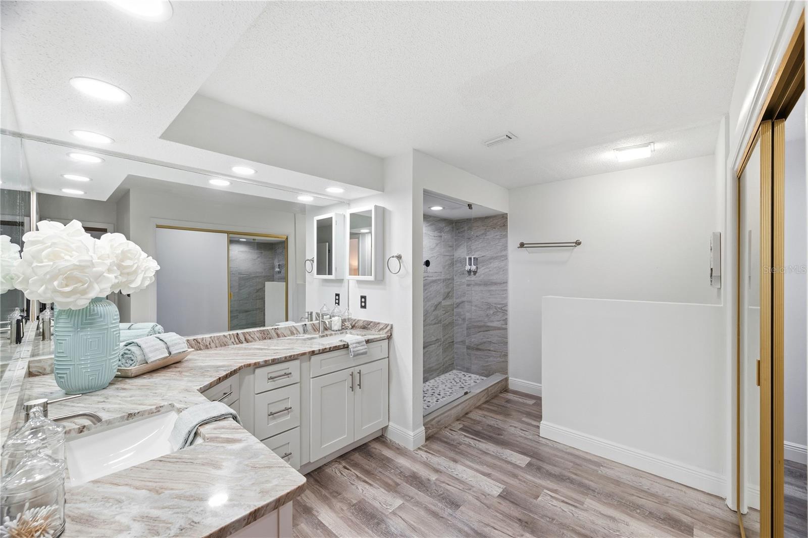 CARROLLWOOD VILLAGE - Residential