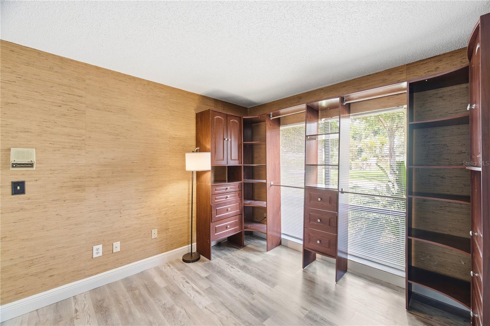 CARROLLWOOD VILLAGE - Residential