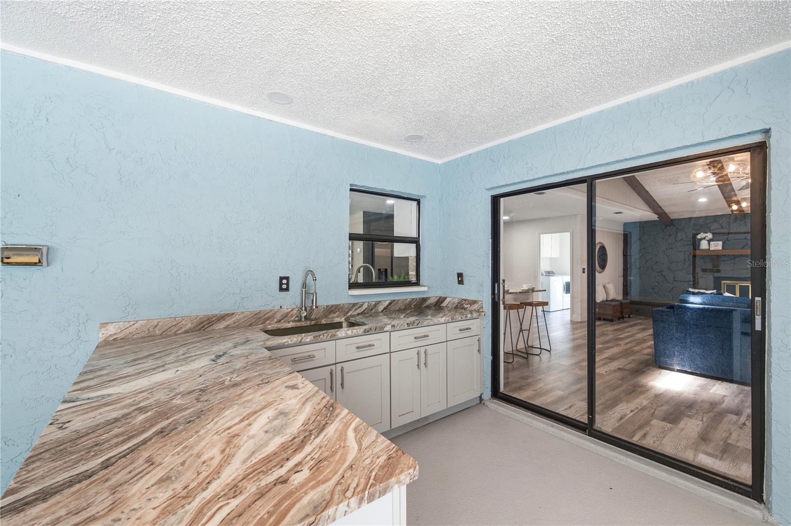 CARROLLWOOD VILLAGE - Residential