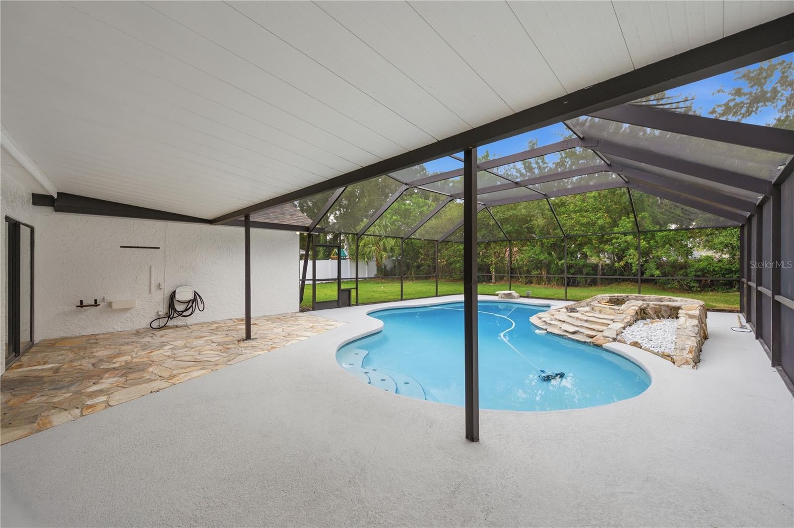 CARROLLWOOD VILLAGE - Residential