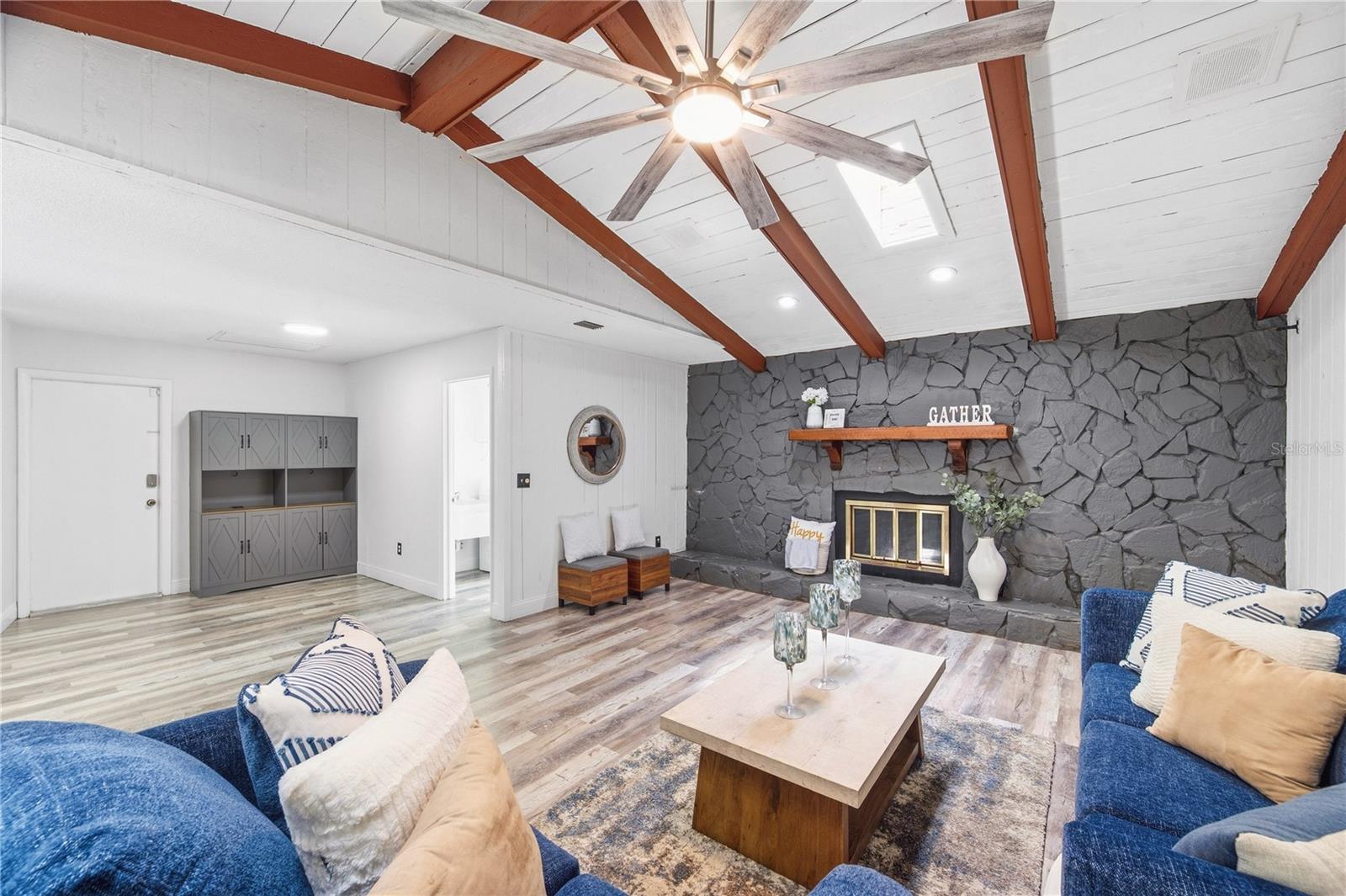 CARROLLWOOD VILLAGE - Residential