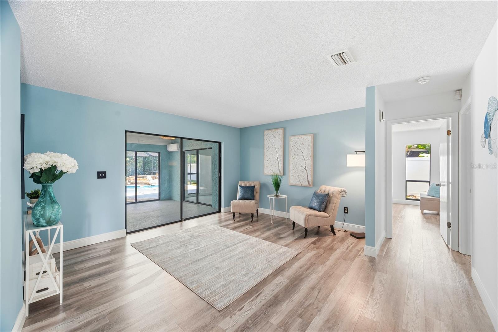CARROLLWOOD VILLAGE - Residential