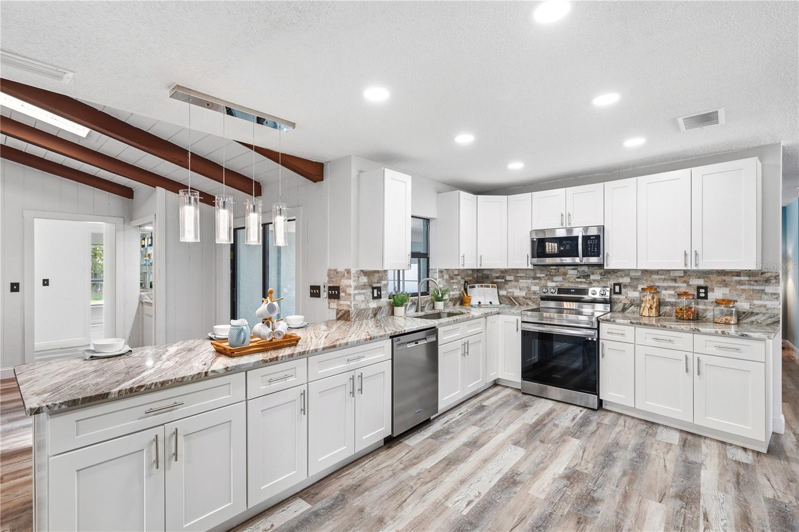 CARROLLWOOD VILLAGE - Residential