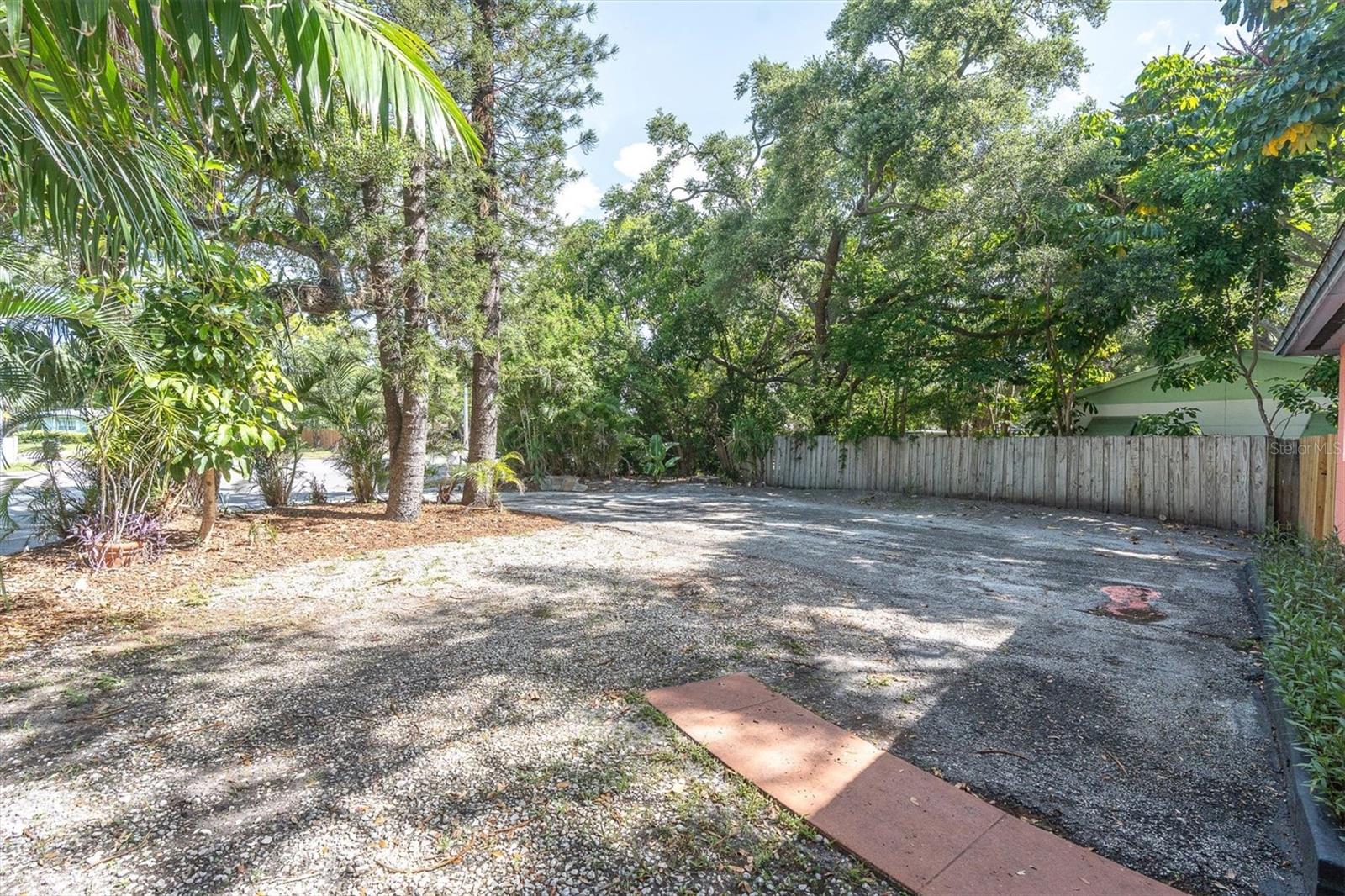 JUNGLE TERRACE SEC B - Residential